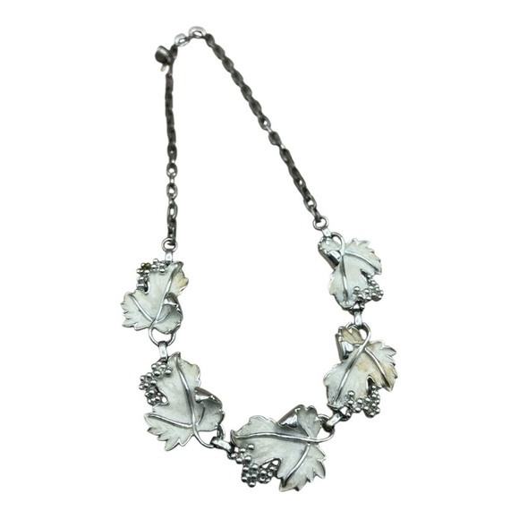 VINTAGE SARAH COVENTRY "WHISPERING LEAVES" ADJUSTABLE CHOKER NECKLACE - Picture 2 of 3